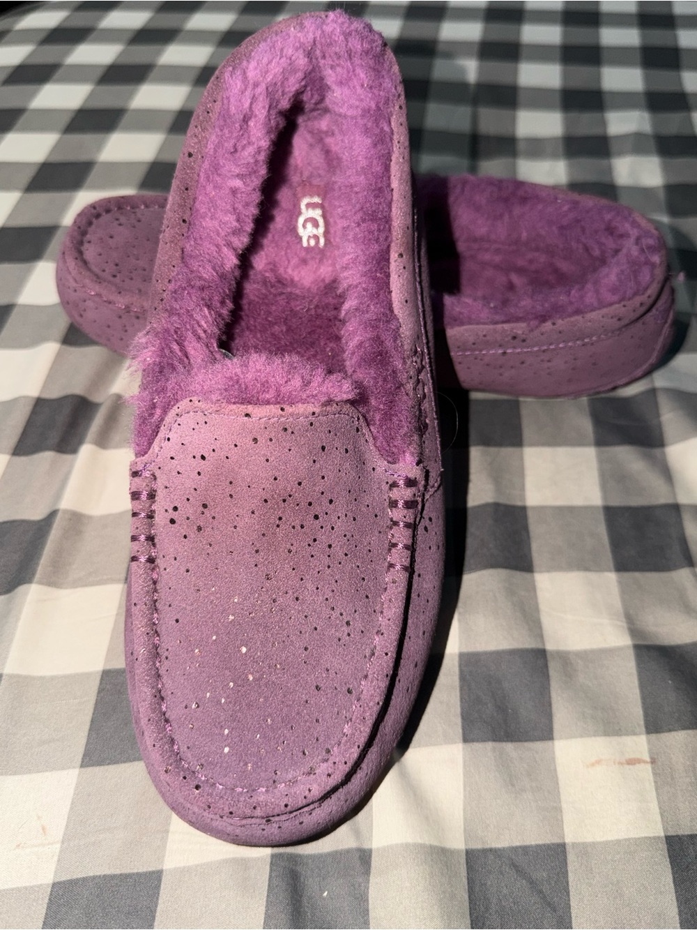 UGG Women's Ansley Metallic spot Moccasin Slippers - Picture 6 of 8